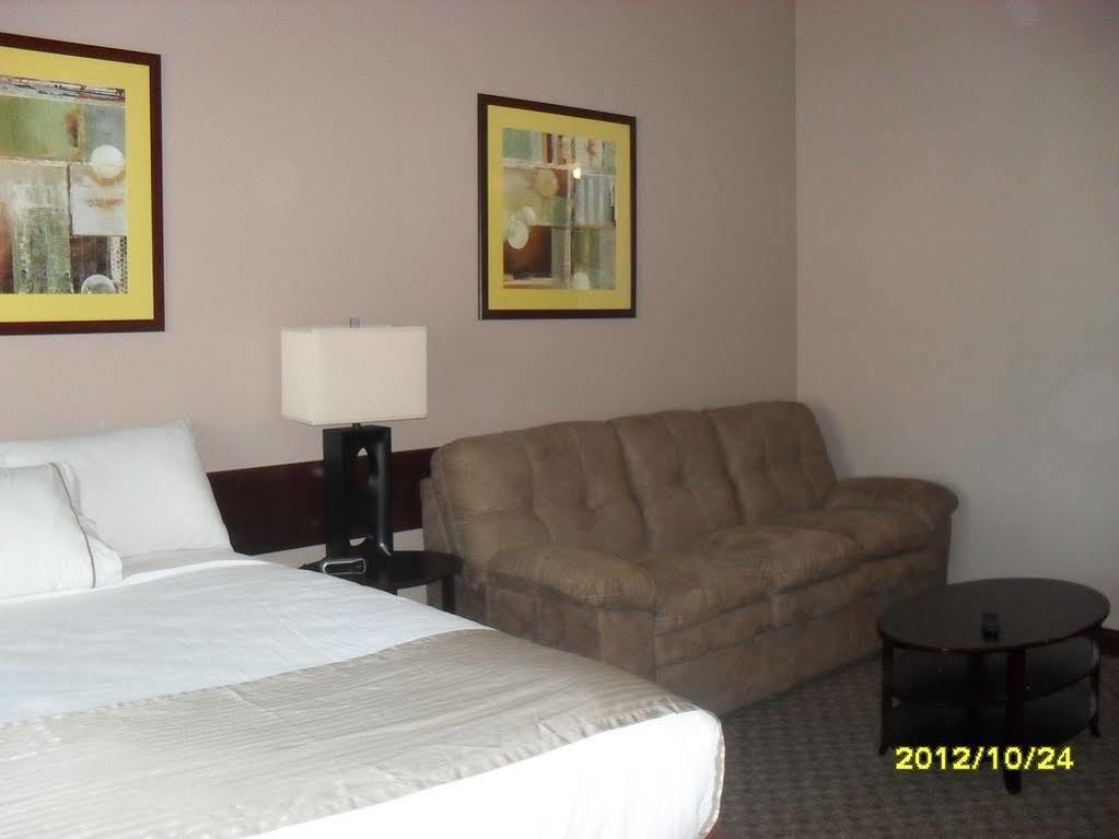 Bell'S Extended Stay And Suites Сейнт Робърт Екстериор снимка